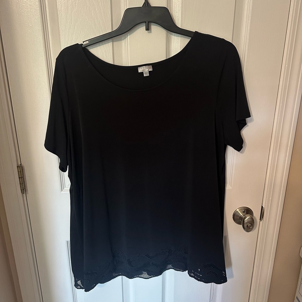 Avenue Black Short Sleeve Top